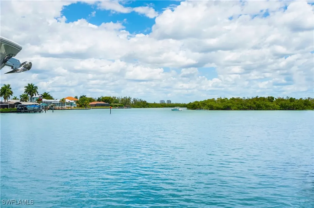 19 Pelican Street E Naples FL 34113