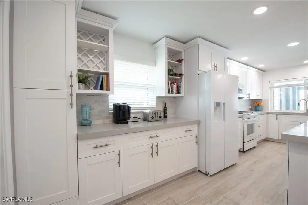 19 Pelican Street E Naples FL 34113