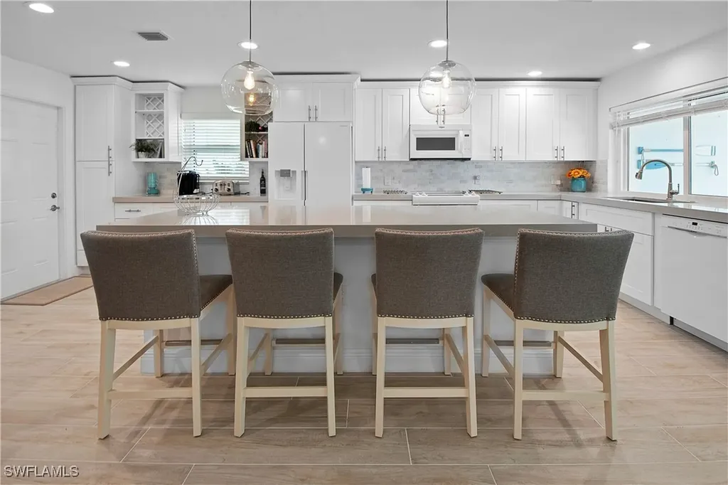 19 Pelican Street E Naples FL 34113