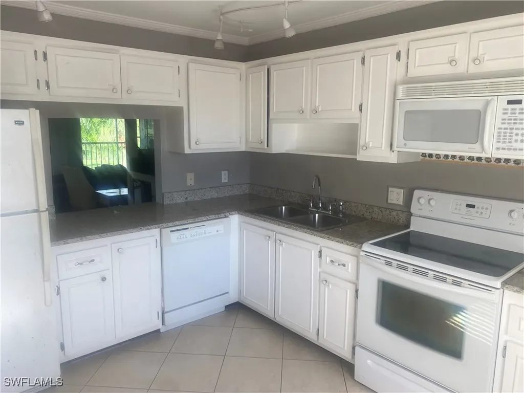 123 Palm Drive Naples FL 34112