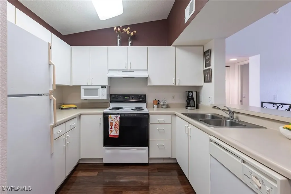 8274 Key Royal Circle Naples FL 34119