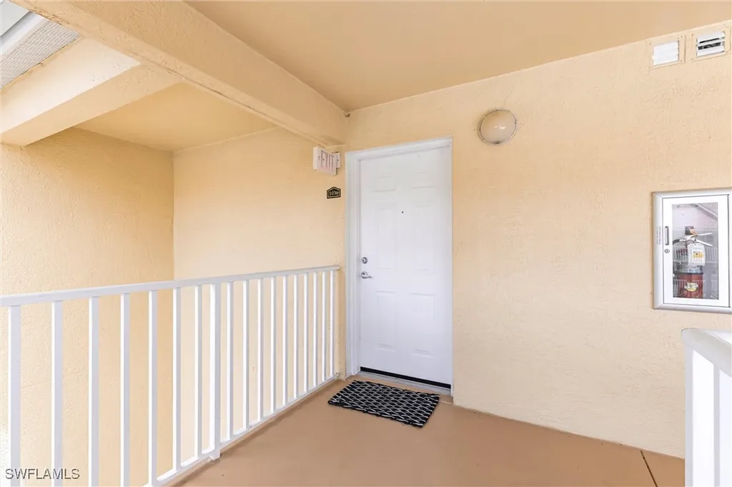 8274 Key Royal Circle Naples FL 34119