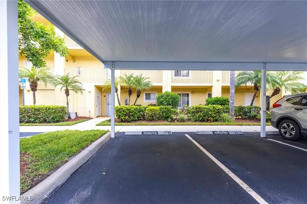 8274 Key Royal Circle Naples FL 34119