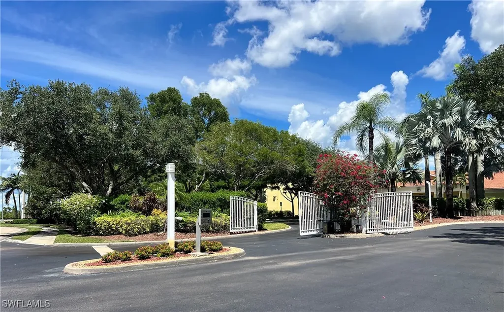 8274 Key Royal Circle Naples FL 34119