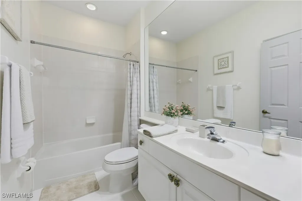 2150 Aberdeen Lane Naples FL 34109