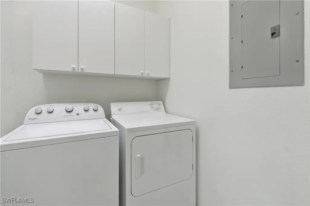2150 Aberdeen Lane Naples FL 34109