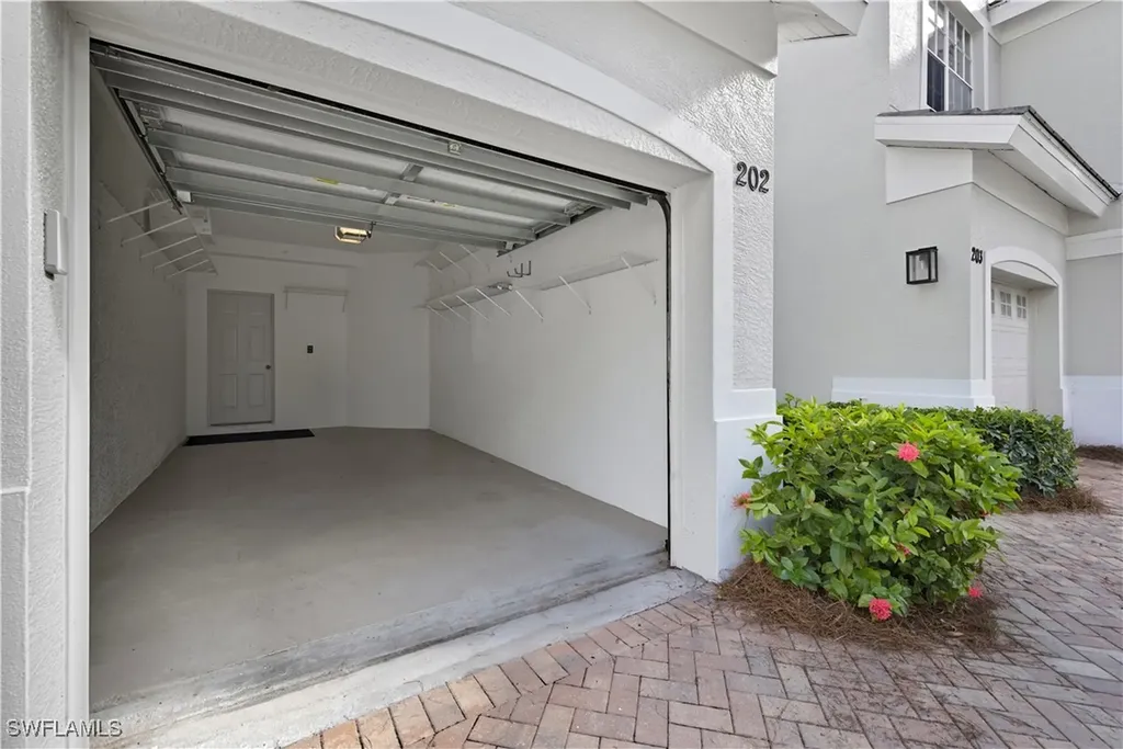 2150 Aberdeen Lane Naples FL 34109