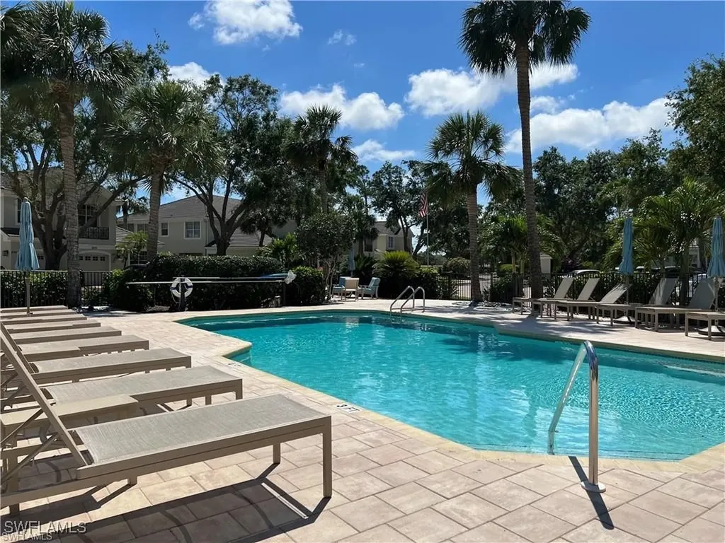 2150 Aberdeen Lane Naples FL 34109