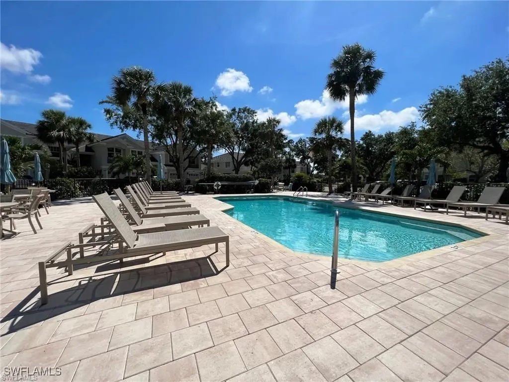 2150 Aberdeen Lane Naples FL 34109