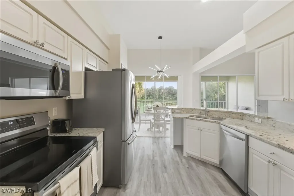 2150 Aberdeen Lane Naples FL 34109