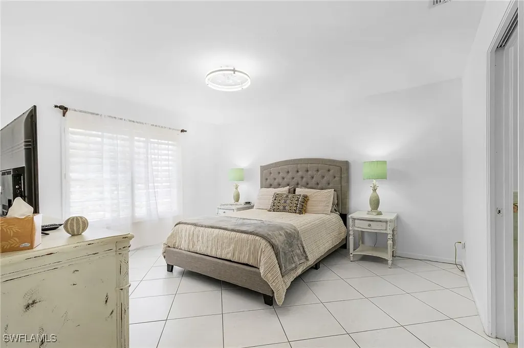 760 Wiggins Lake Drive Naples FL 34110