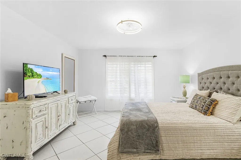 760 Wiggins Lake Drive Naples FL 34110