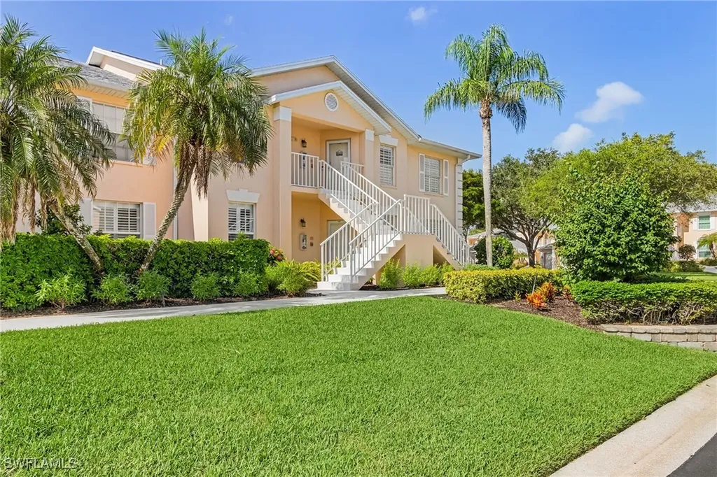 760 Wiggins Lake Drive Naples FL 34110