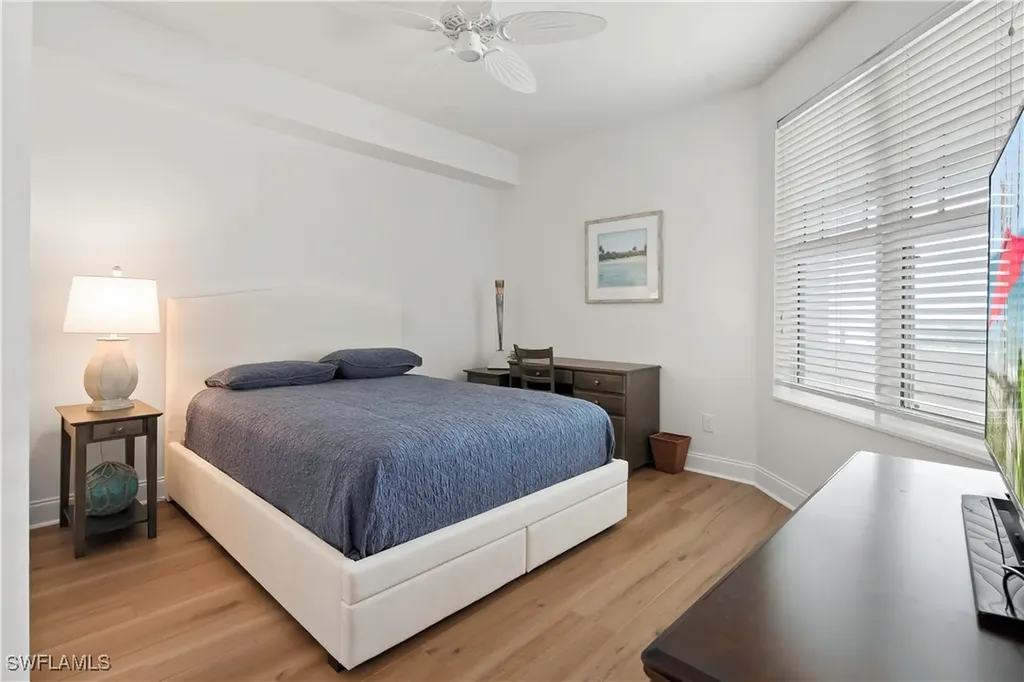 420 Cove Tower Drive Naples FL 34110