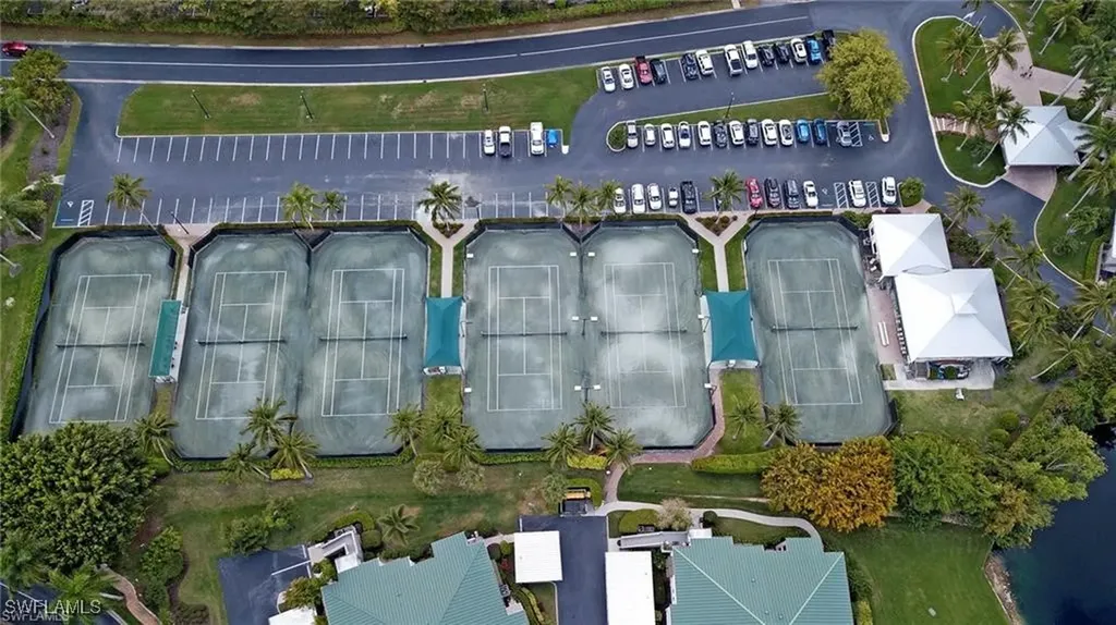 420 Cove Tower Drive Naples FL 34110