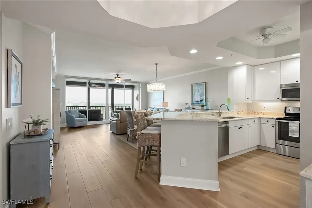 420 Cove Tower Drive Naples FL 34110