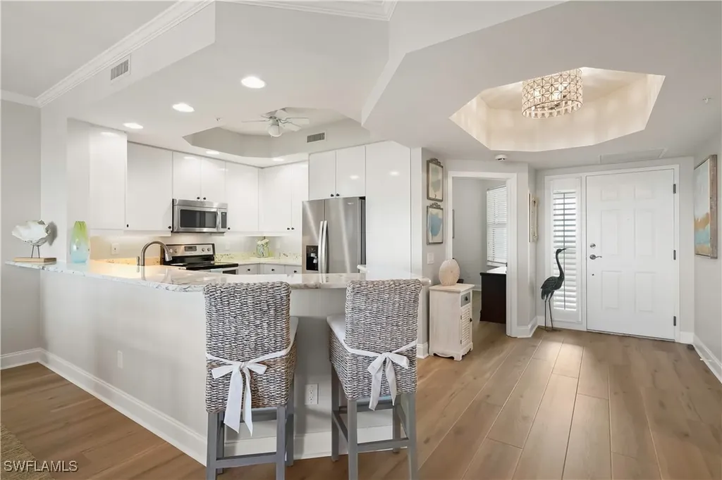 420 Cove Tower Drive Naples FL 34110