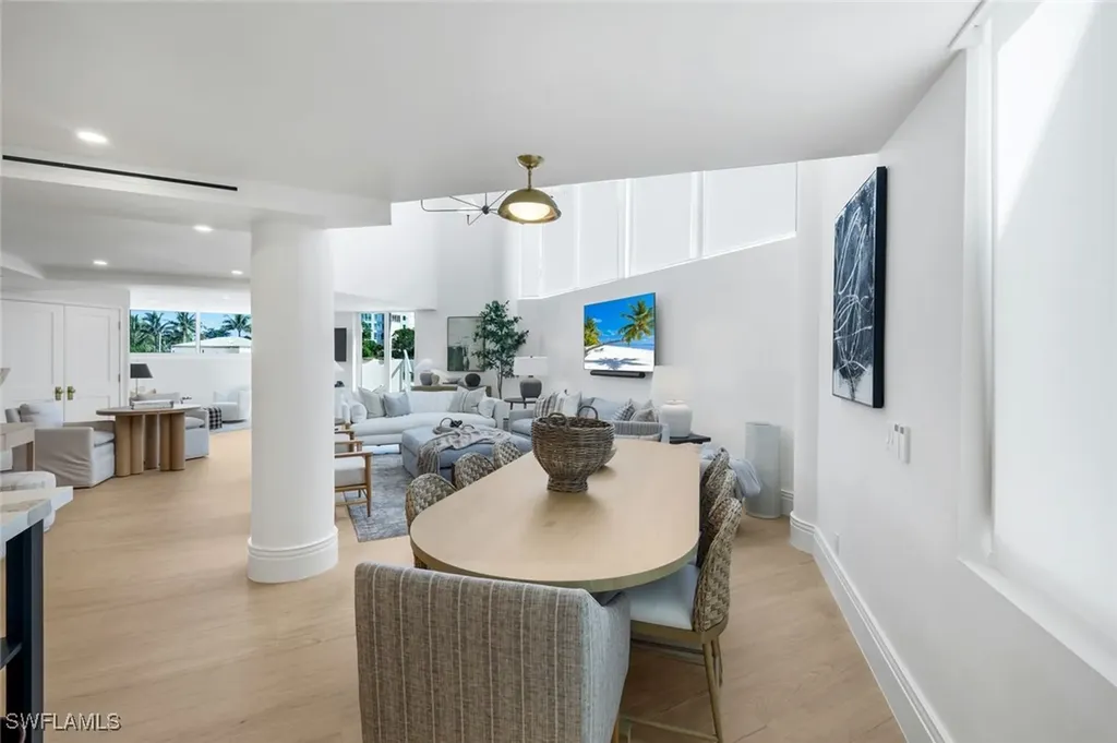 4041 Gulf Shore Boulevard N Naples FL 34103