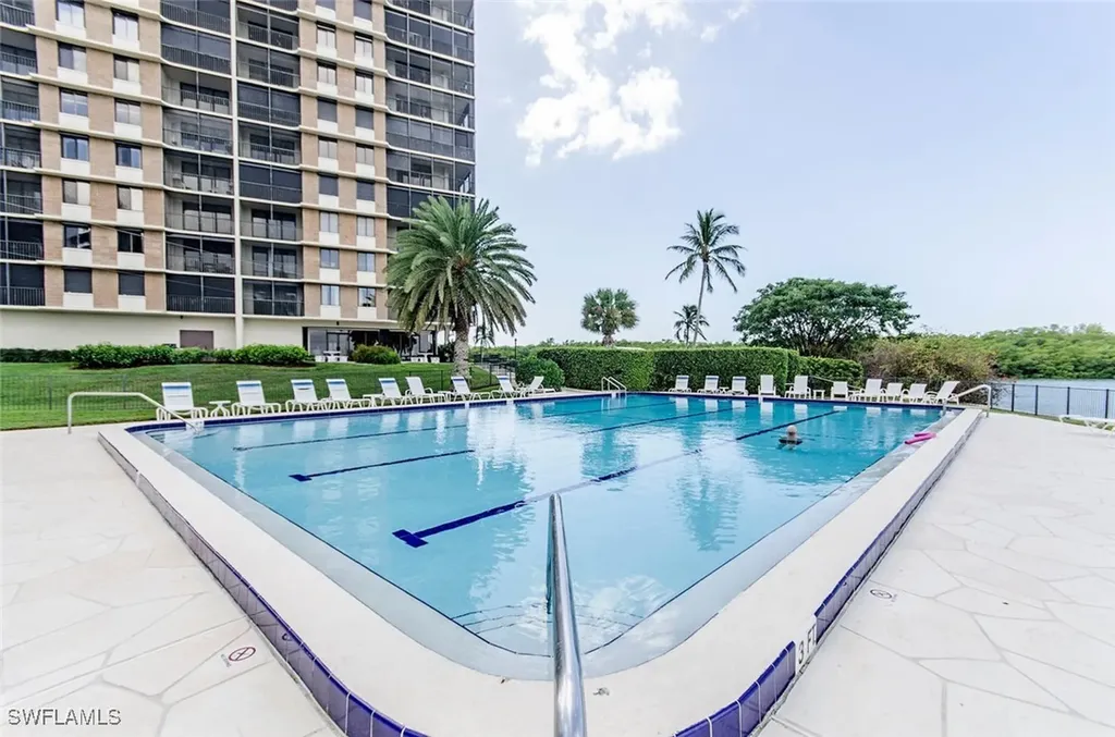 17 Bluebill Avenue Naples FL 34108-1761