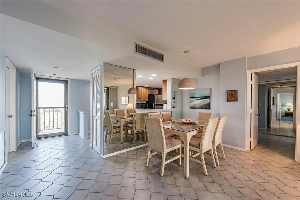 17 Bluebill Avenue Naples FL 34108-1761