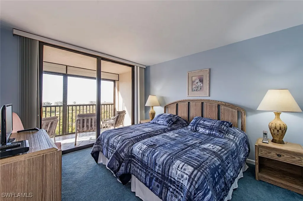 17 Bluebill Avenue Naples FL 34108-1761