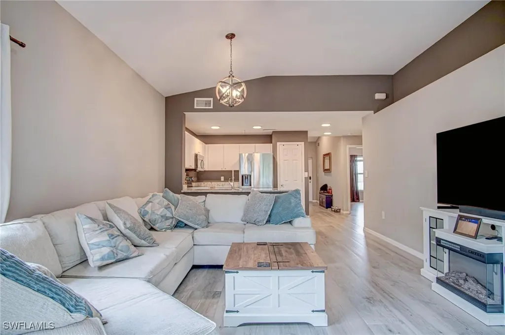 4450 Botanical Place Circle Naples FL 34112