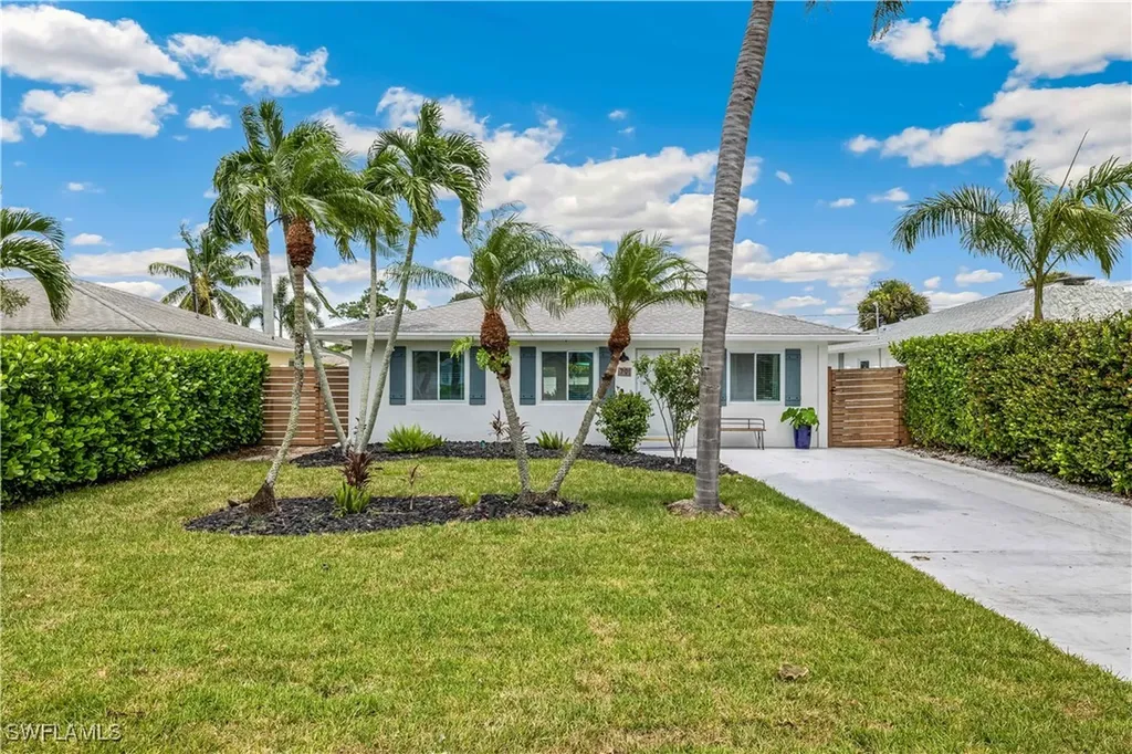 791 94th Avenue N Naples FL 34108