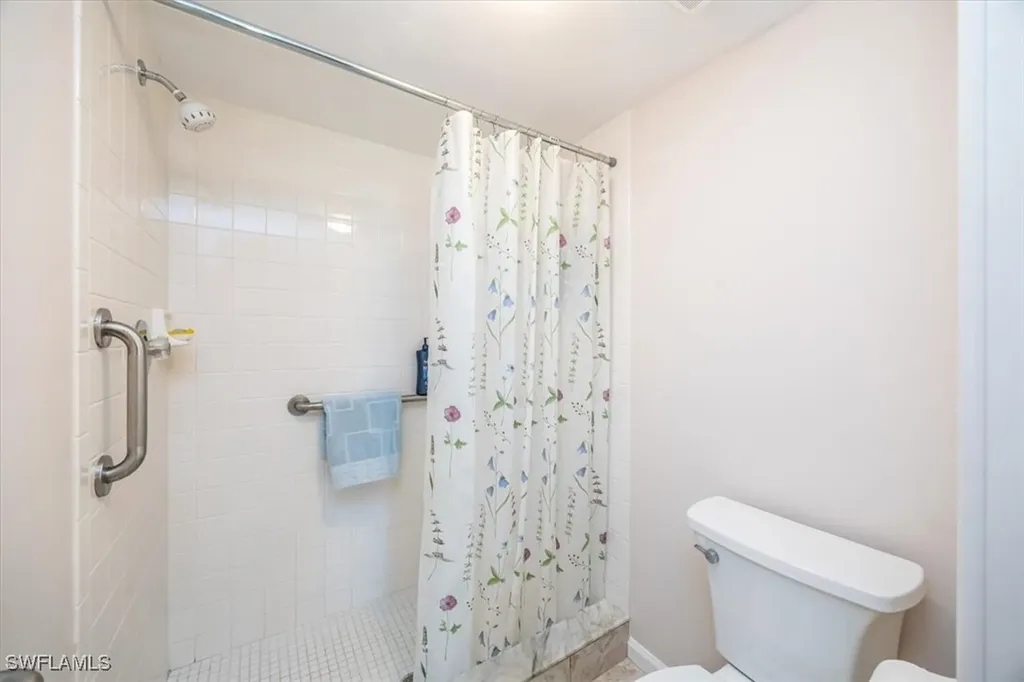 1051 Eastham Way Naples FL 34104