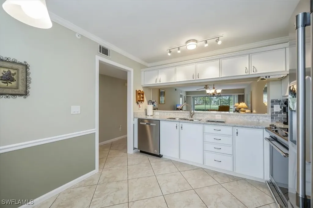 1051 Eastham Way Naples FL 34104