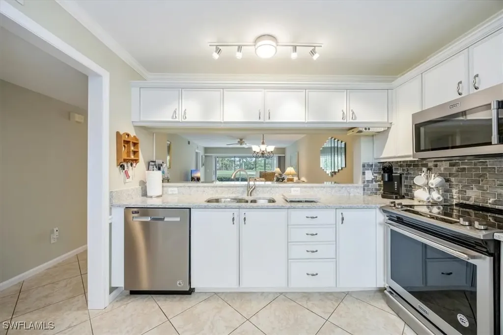 1051 Eastham Way Naples FL 34104