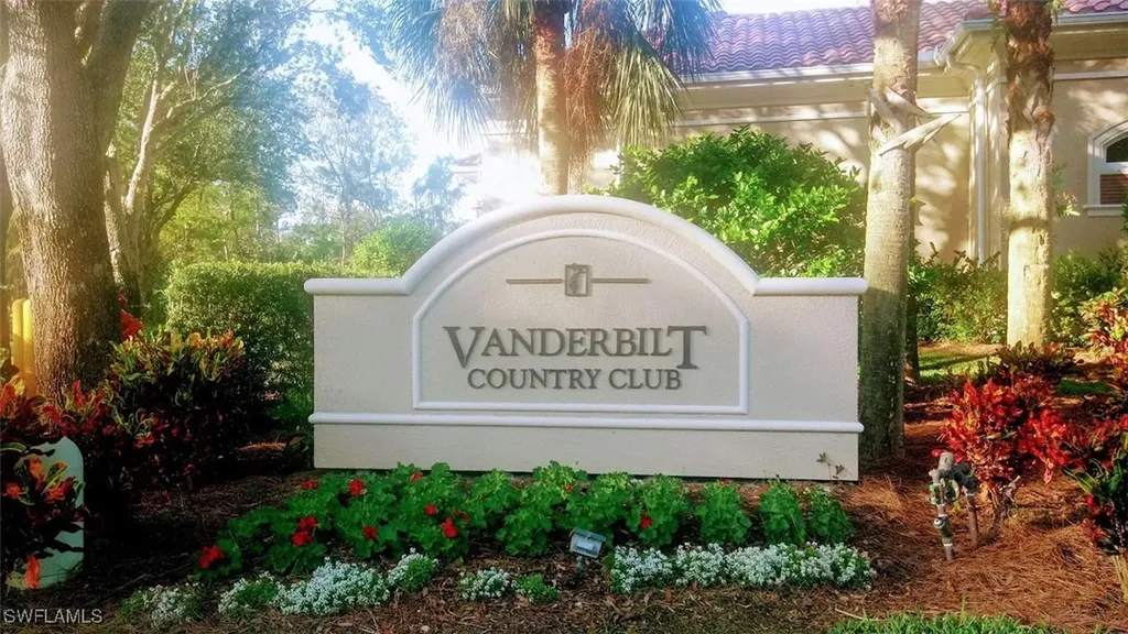 8225 Danbury Boulevard E Naples FL 34120