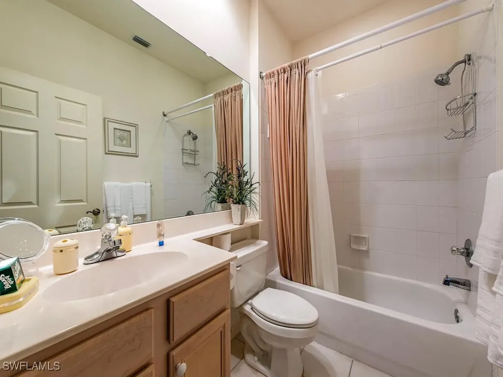8225 Danbury Boulevard E Naples FL 34120