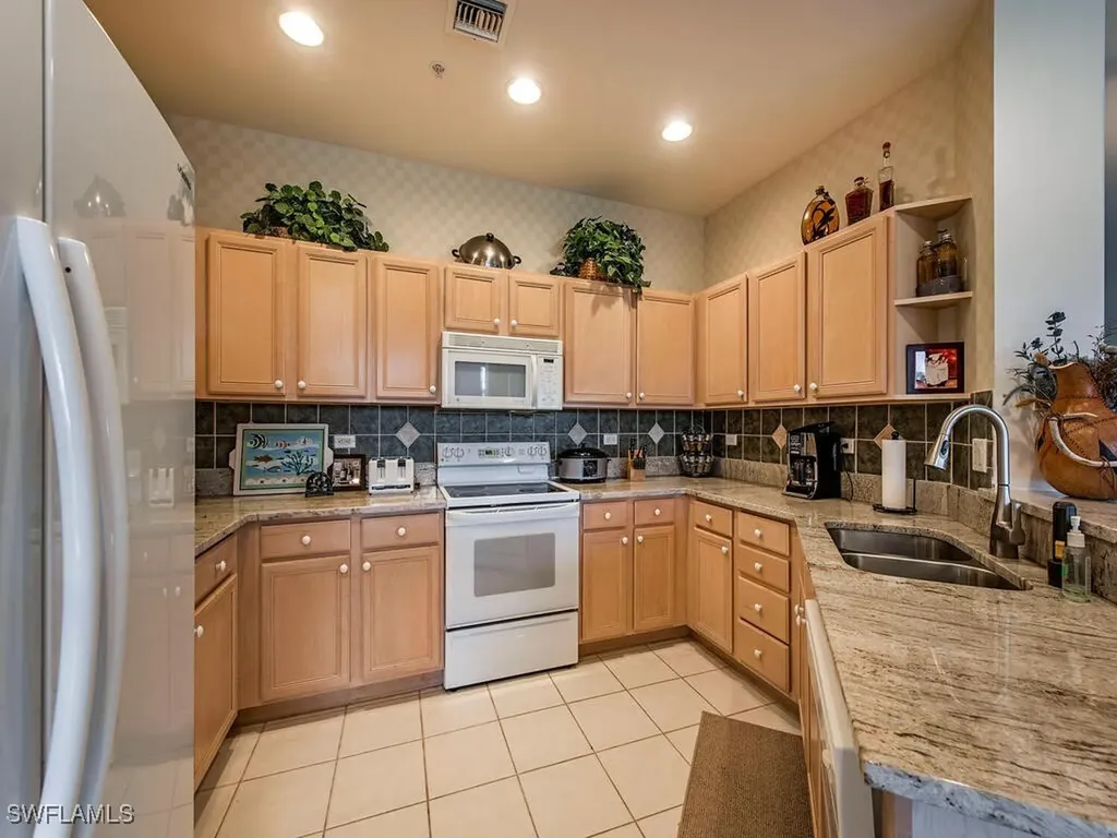 8225 Danbury Boulevard E Naples FL 34120
