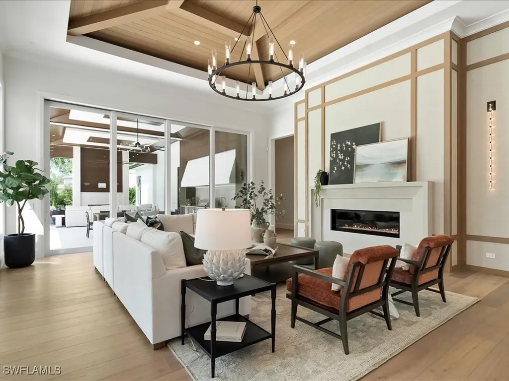 208 Hickory Road Naples FL 34108