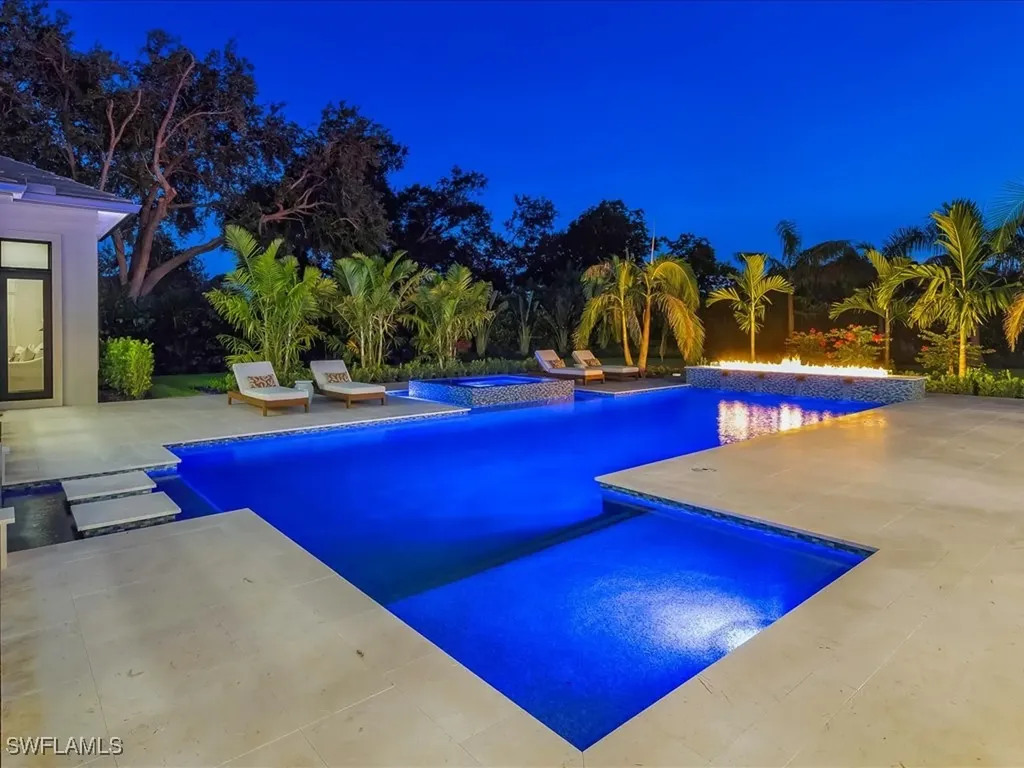 208 Hickory Road Naples FL 34108