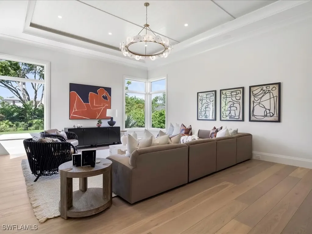 208 Hickory Road Naples FL 34108