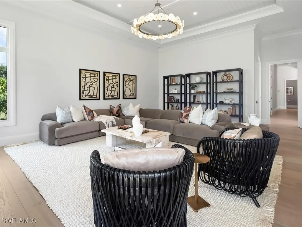 208 Hickory Road Naples FL 34108