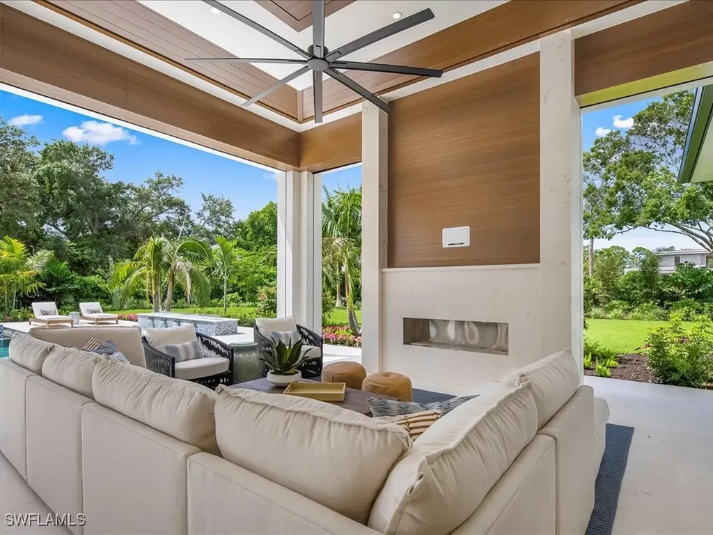 208 Hickory Road Naples FL 34108