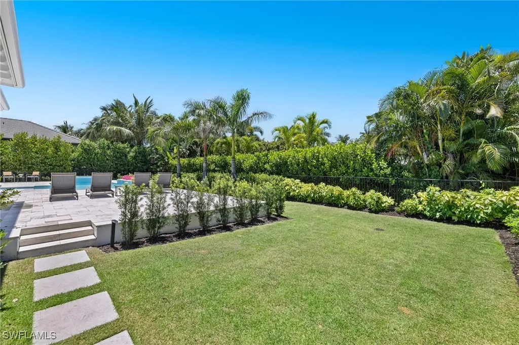 2989 Regatta Road Naples FL 34103