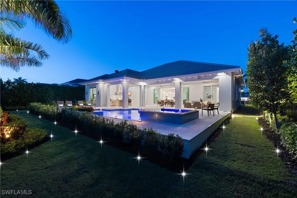 2989 Regatta Road Naples FL 34103
