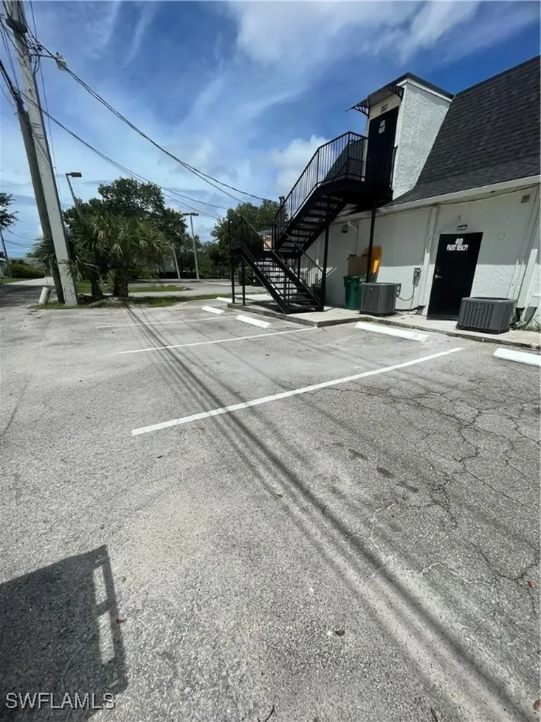4950 Golden Gate Parkway Naples FL 34116