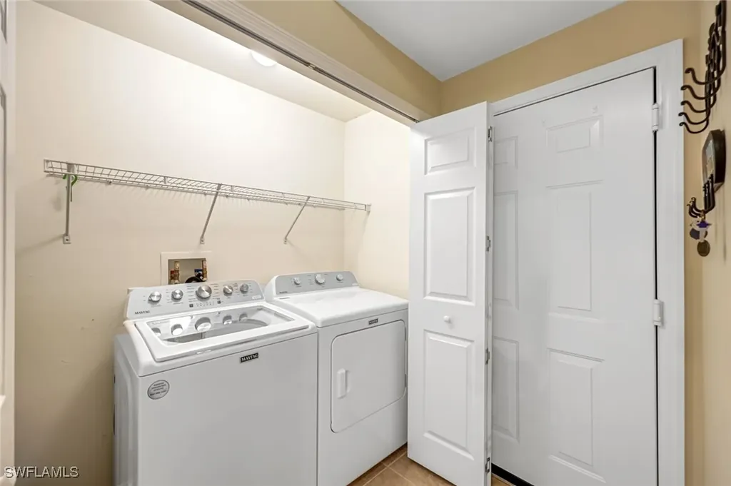1375 Henley Street Naples FL 34105