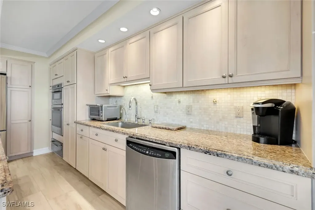 4041 Gulf Shore Boulevard N Naples FL 34103