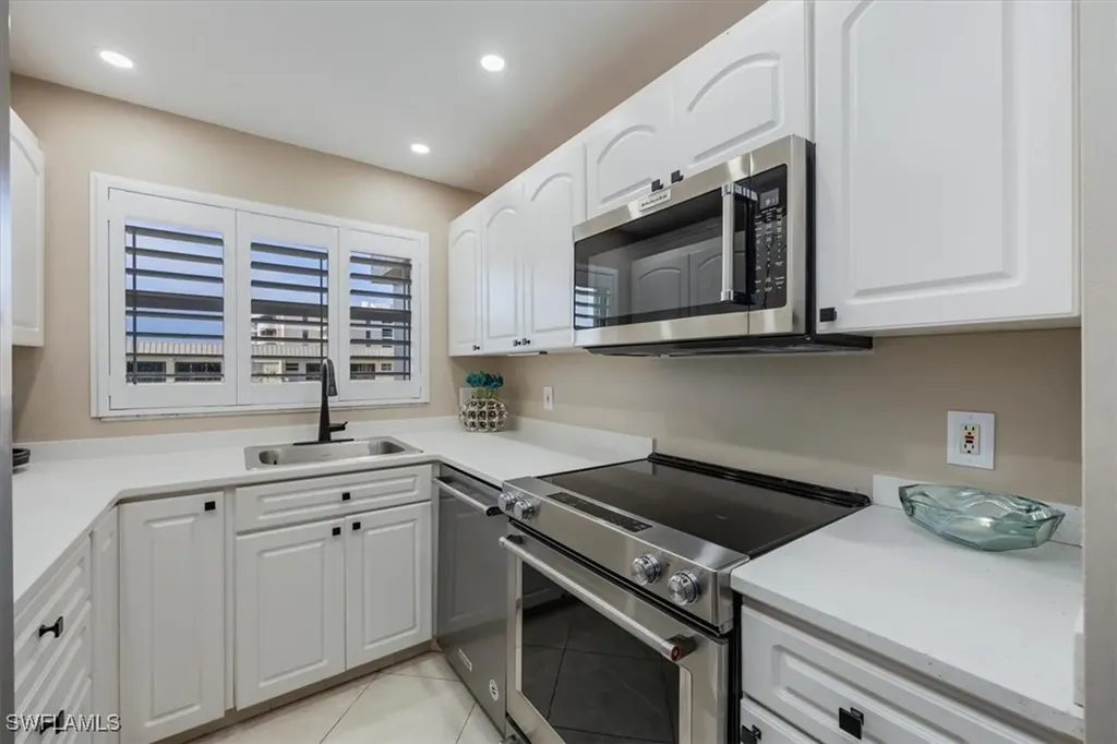 3200 Gulf Shore Boulevard N Naples FL 34103