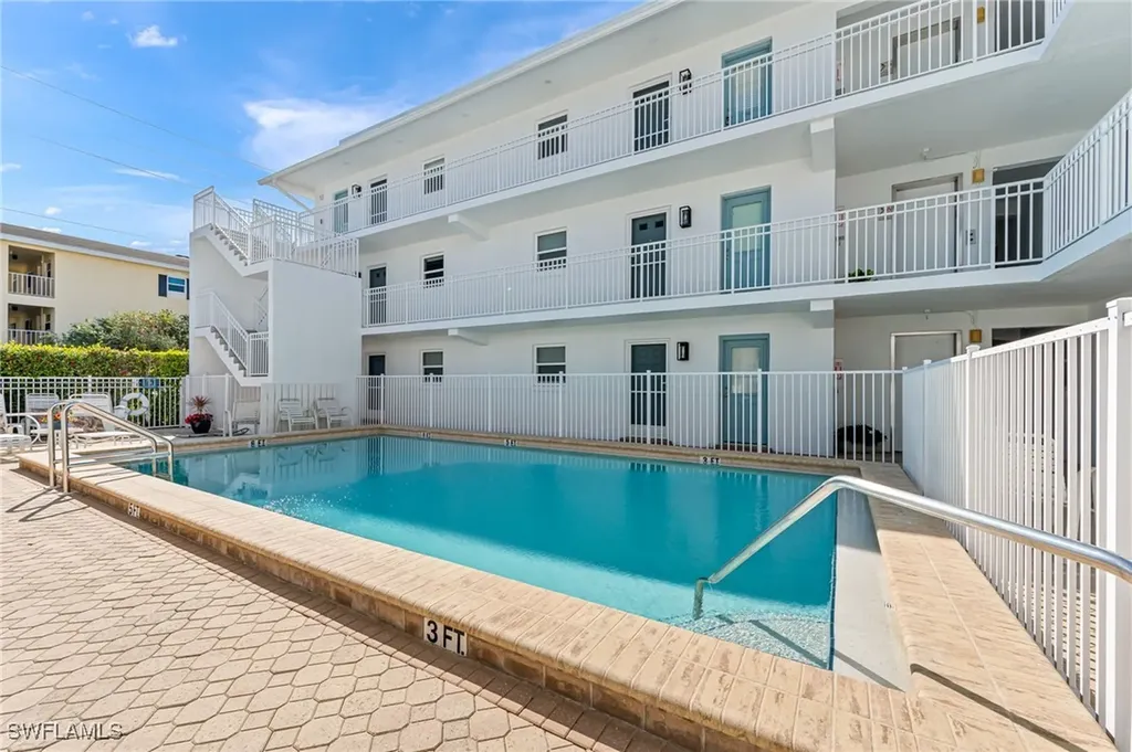 1021 3rd Street S Naples FL 34102