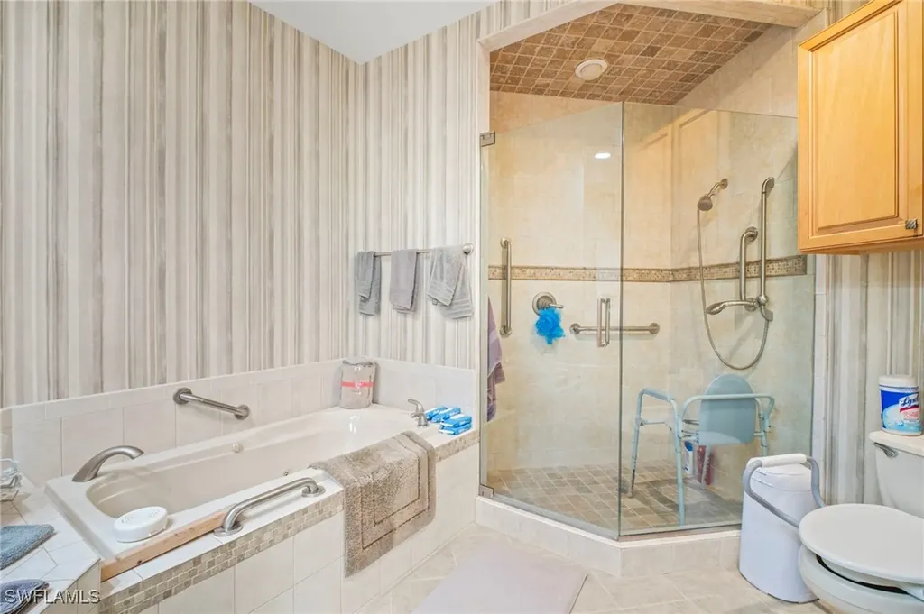 8570 Danbury Boulevard Naples FL 34120