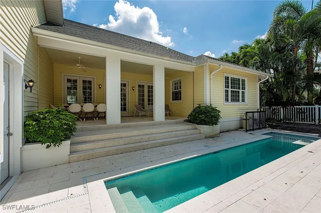 860 7th Street S Naples FL 34102