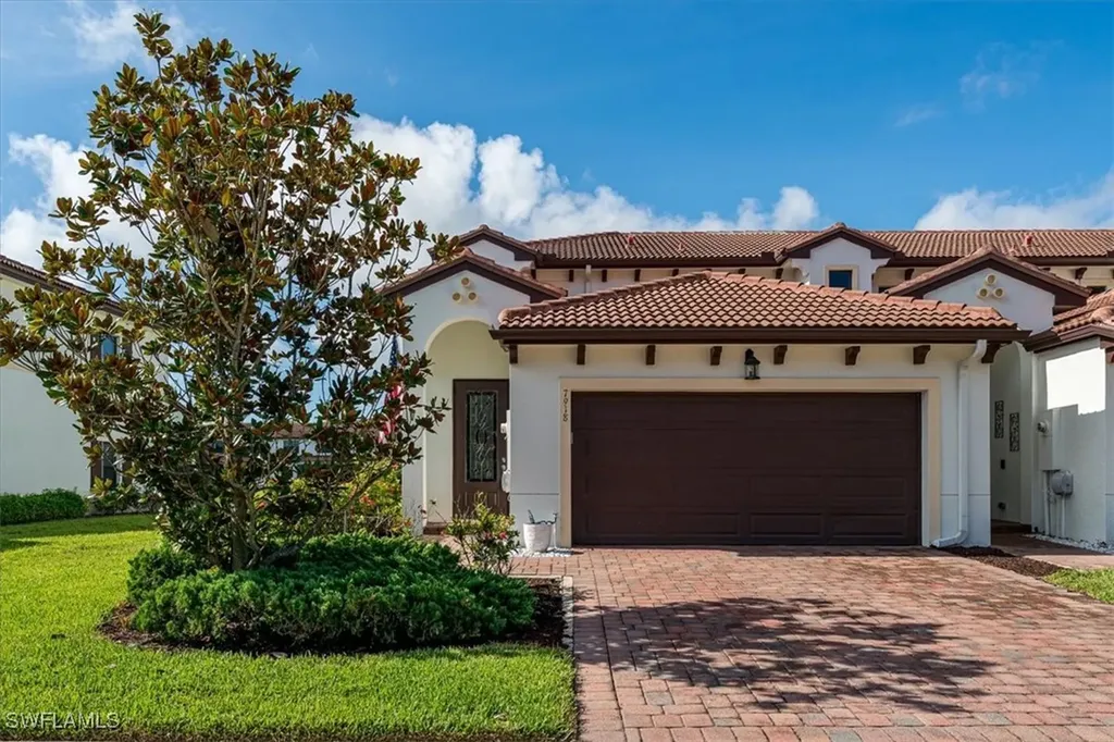 7918 Bristol Circle Naples FL 34120
