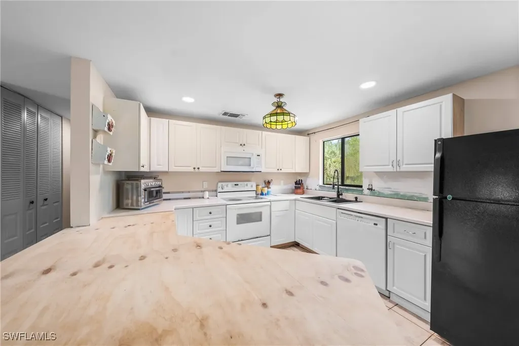 461 16th Street SE Naples FL 34117