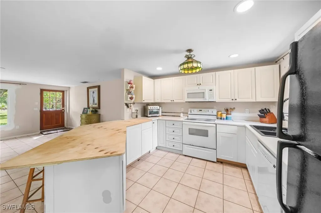 461 16th Street SE Naples FL 34117